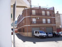 piso y local Cl/ Extremadura